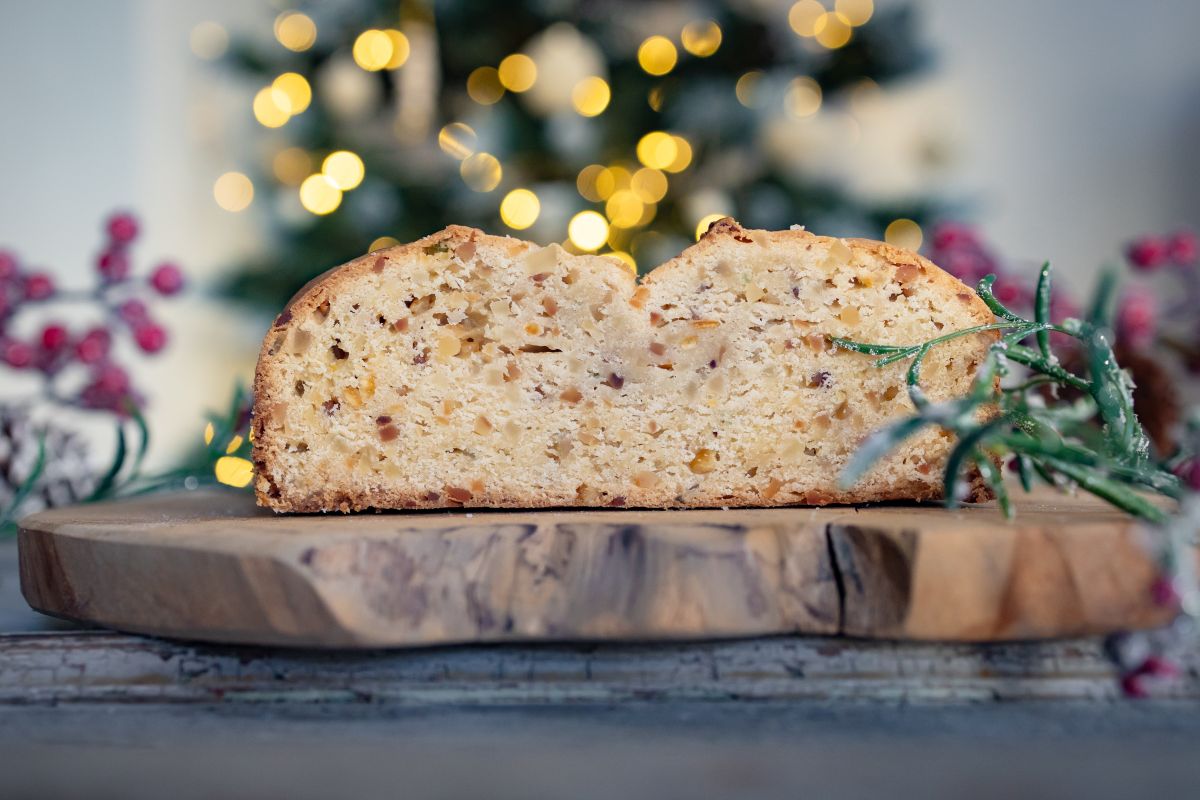 Butter almond stollen, plain, 1,000 g
